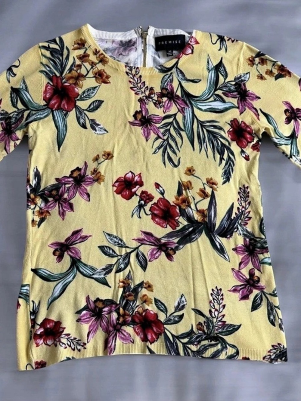 Premise Floral Short Sleeve Top in Yellow & Purple XS